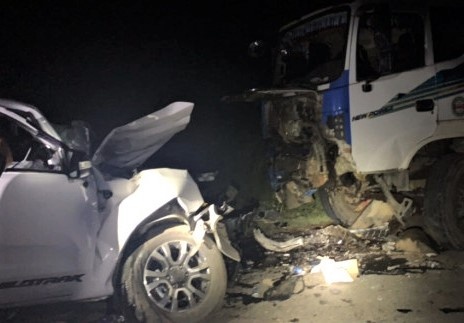 can bo y te huyen gap tai nan anh 1