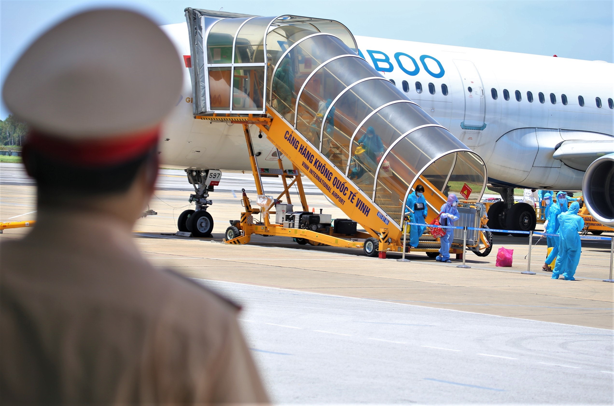 chuyen bay mien phi anh 2