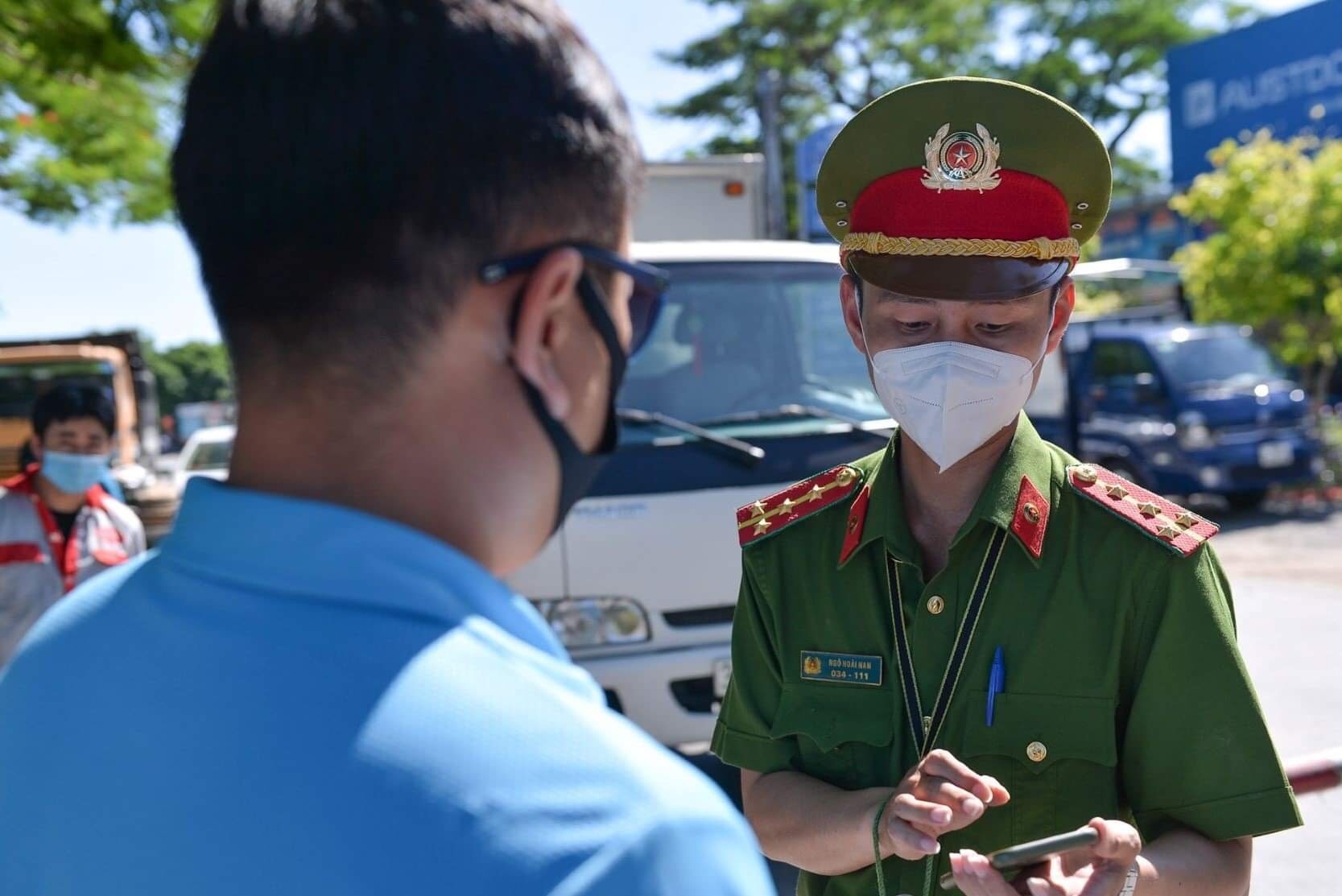 Truong cao dang o Nghe An tim nguoi lien quan 2 sinh vien nhiem nCoV hinh anh