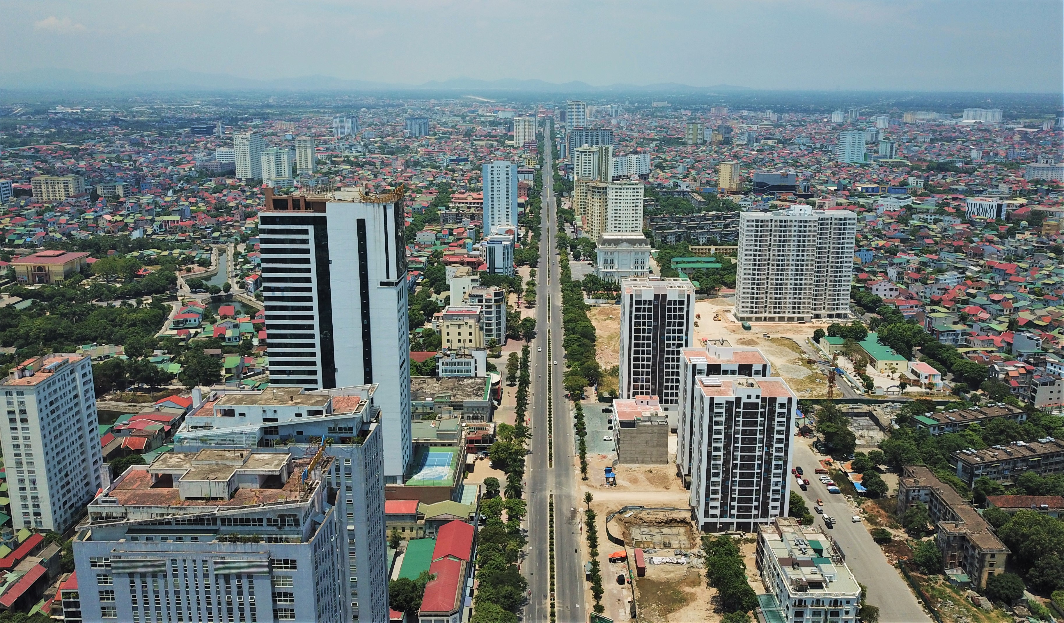 Nguoi dan TP Vinh tiep tuc khong ra khoi nha them 3 ngay hinh anh