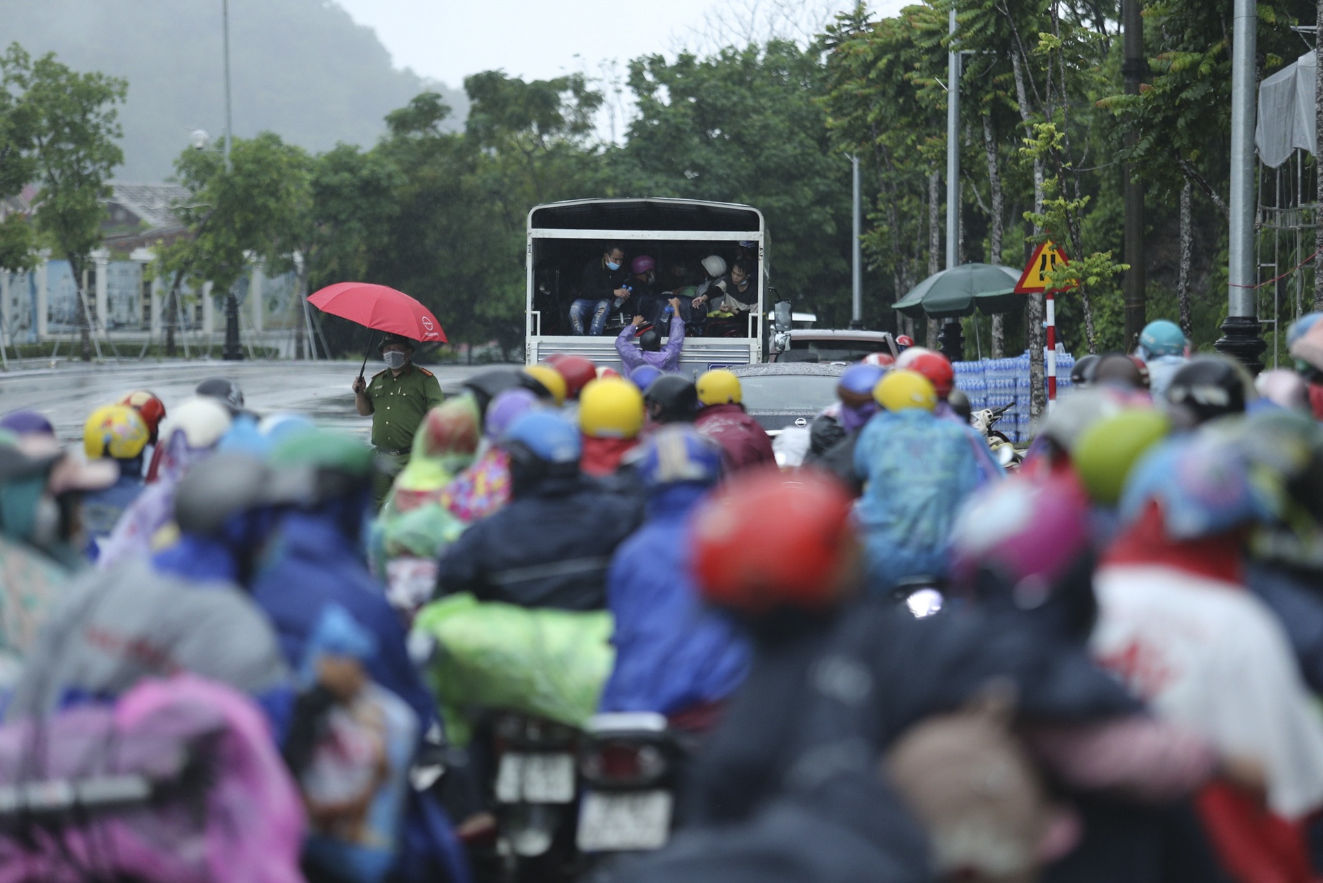 chay xe may ve que anh 10