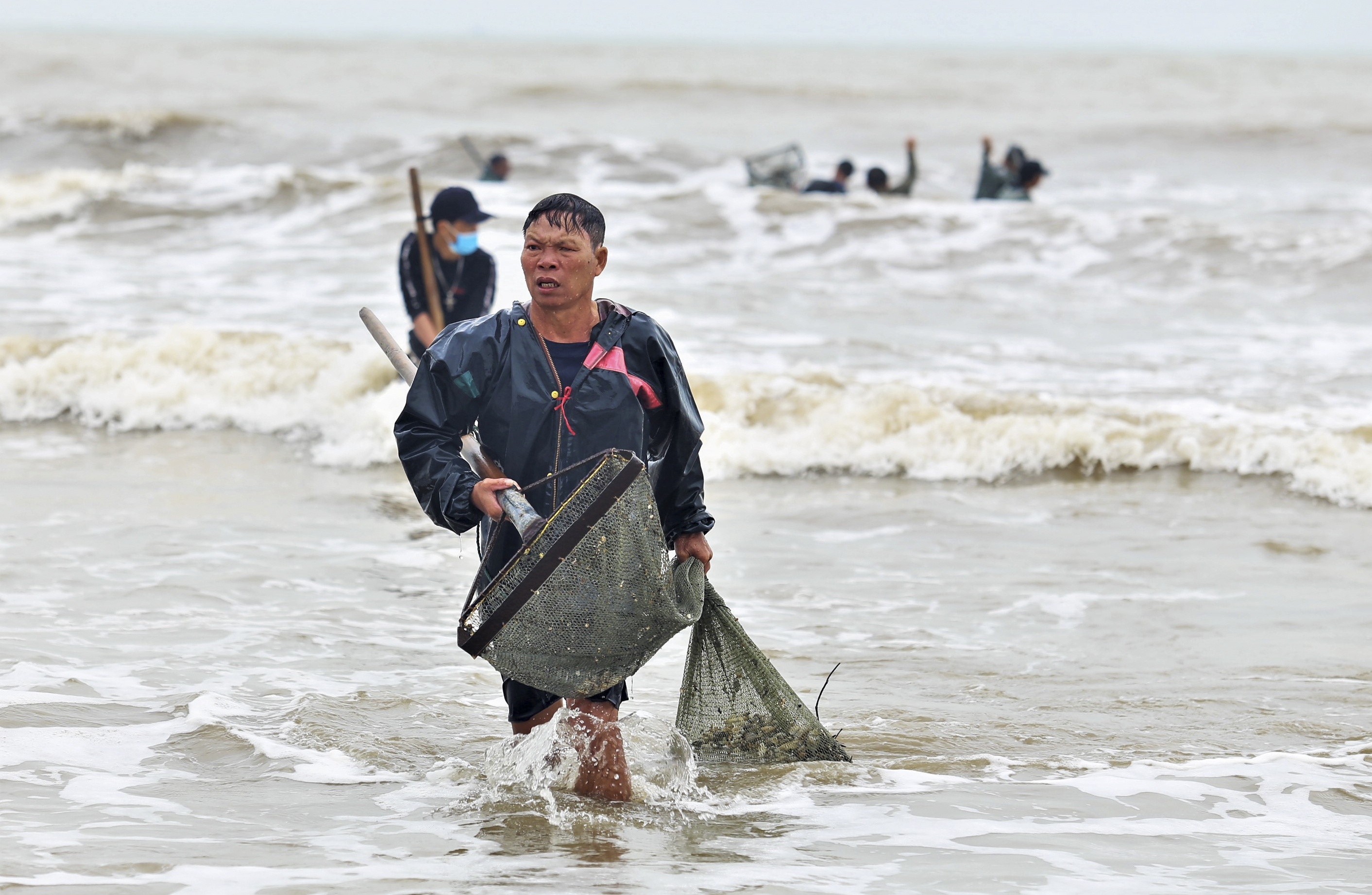 Ngam minh duoi bien hang gio de vot so long hinh anh