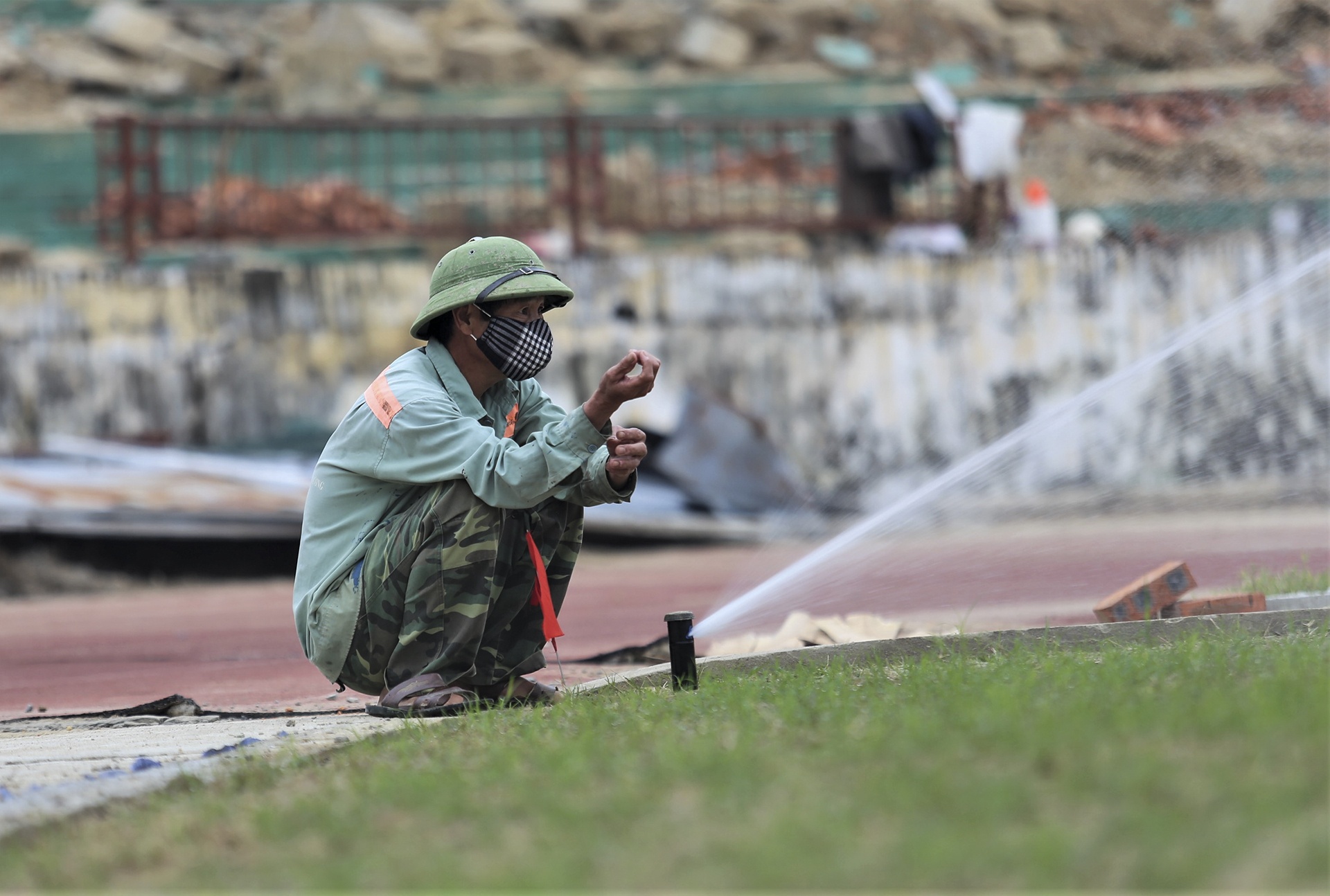 san van dong Vinh cai tao anh 6