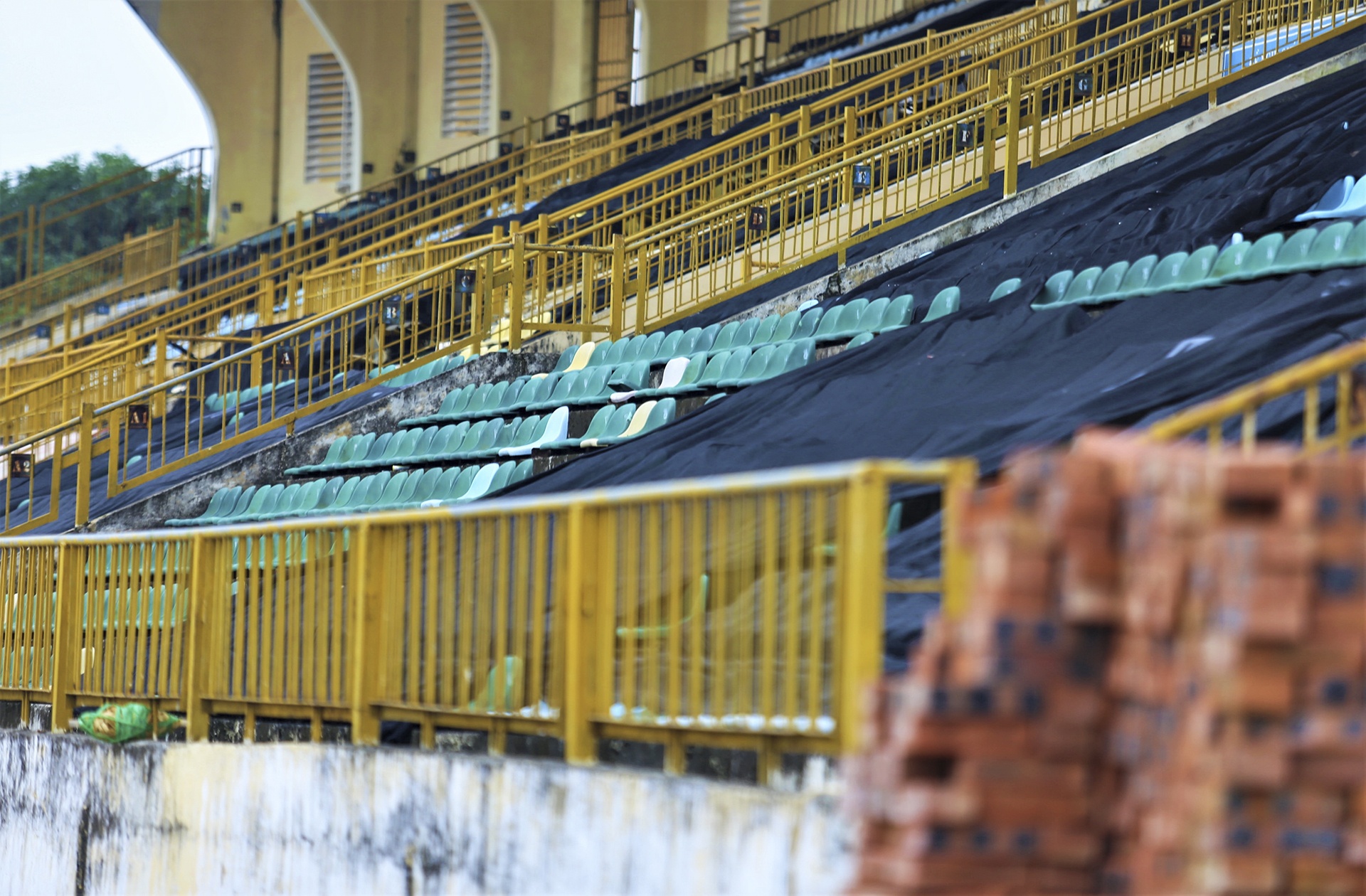 san van dong Vinh cai tao anh 3