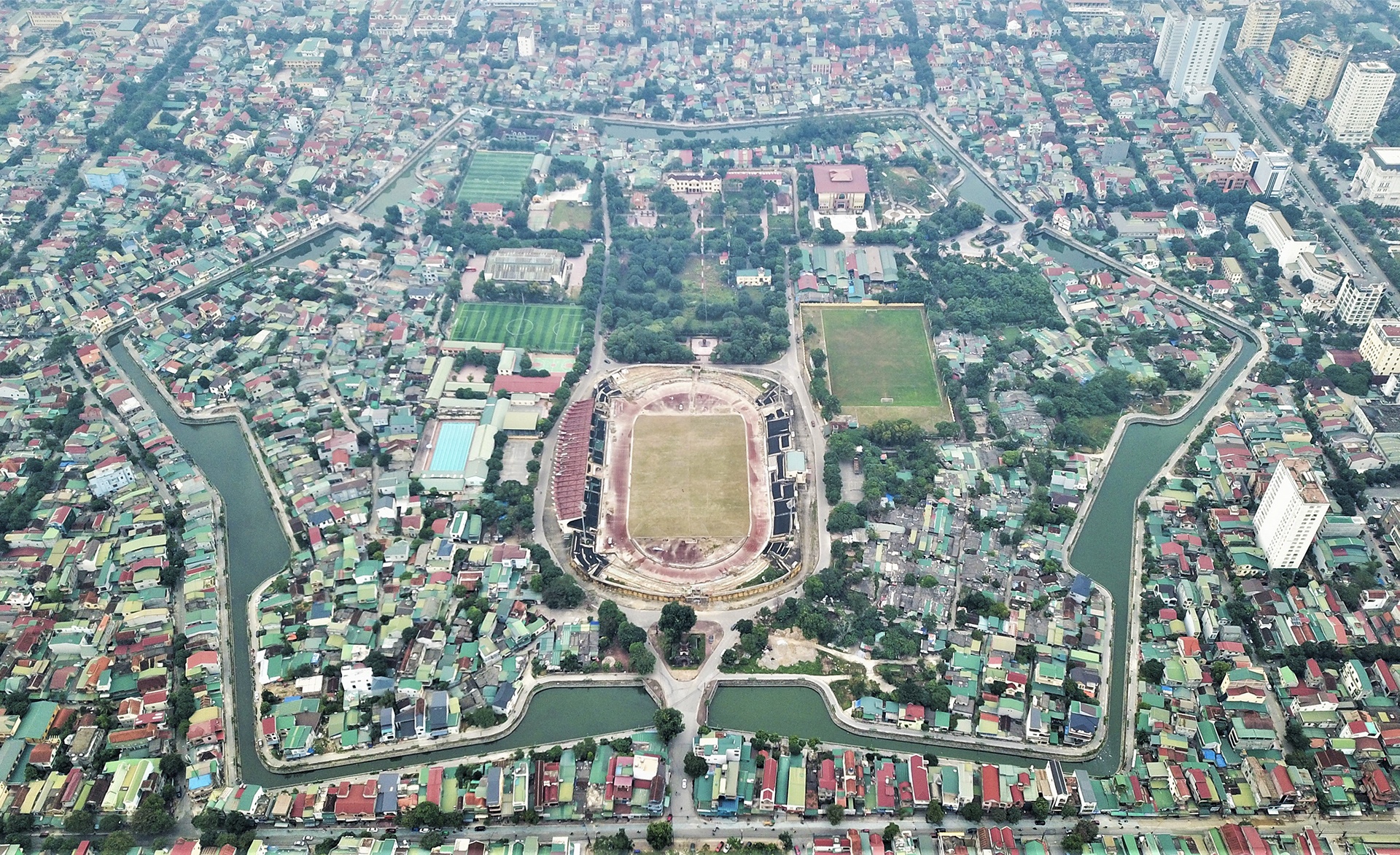 san van dong Vinh cai tao anh 1