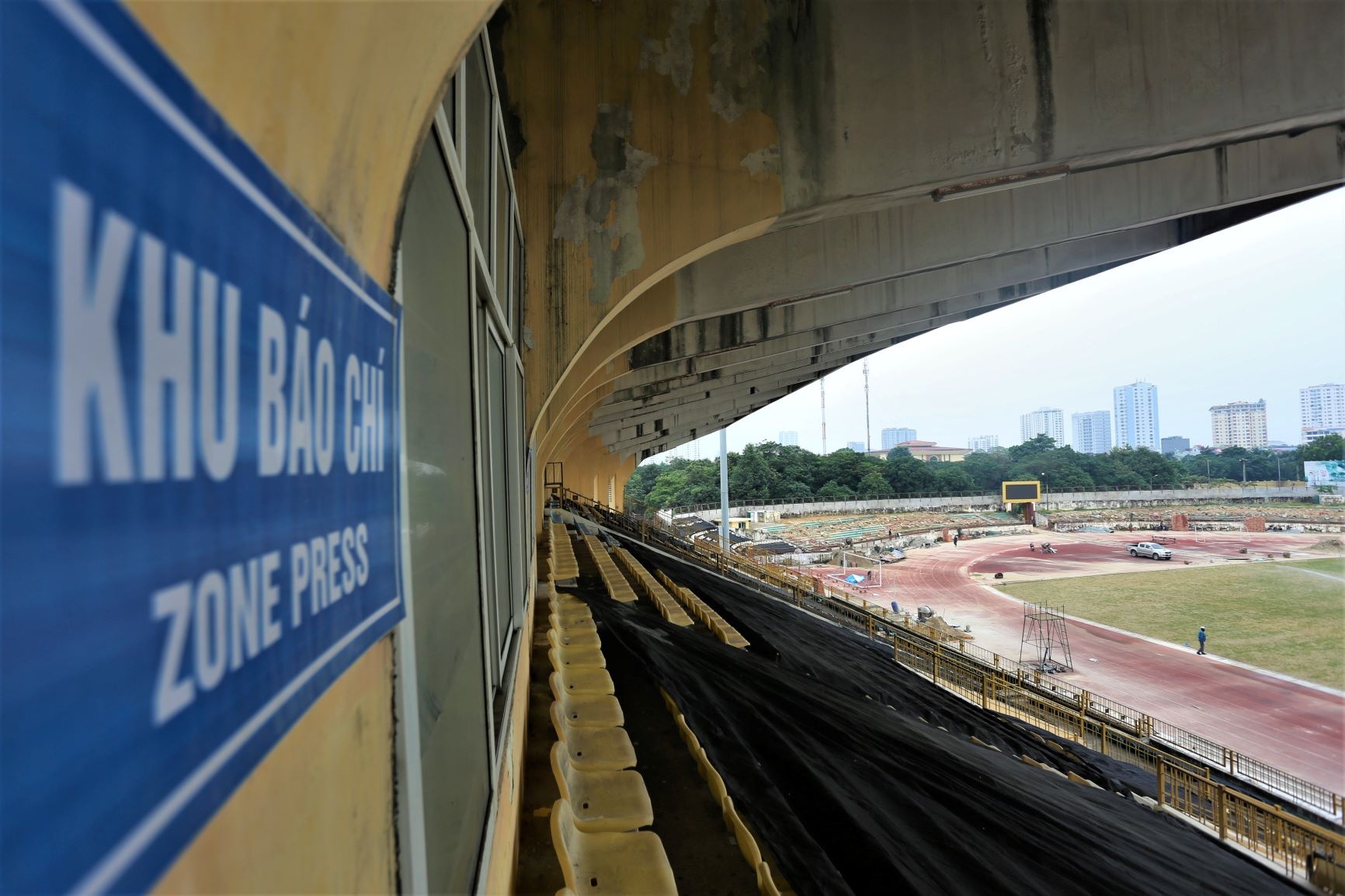 san van dong Vinh cai tao anh 13