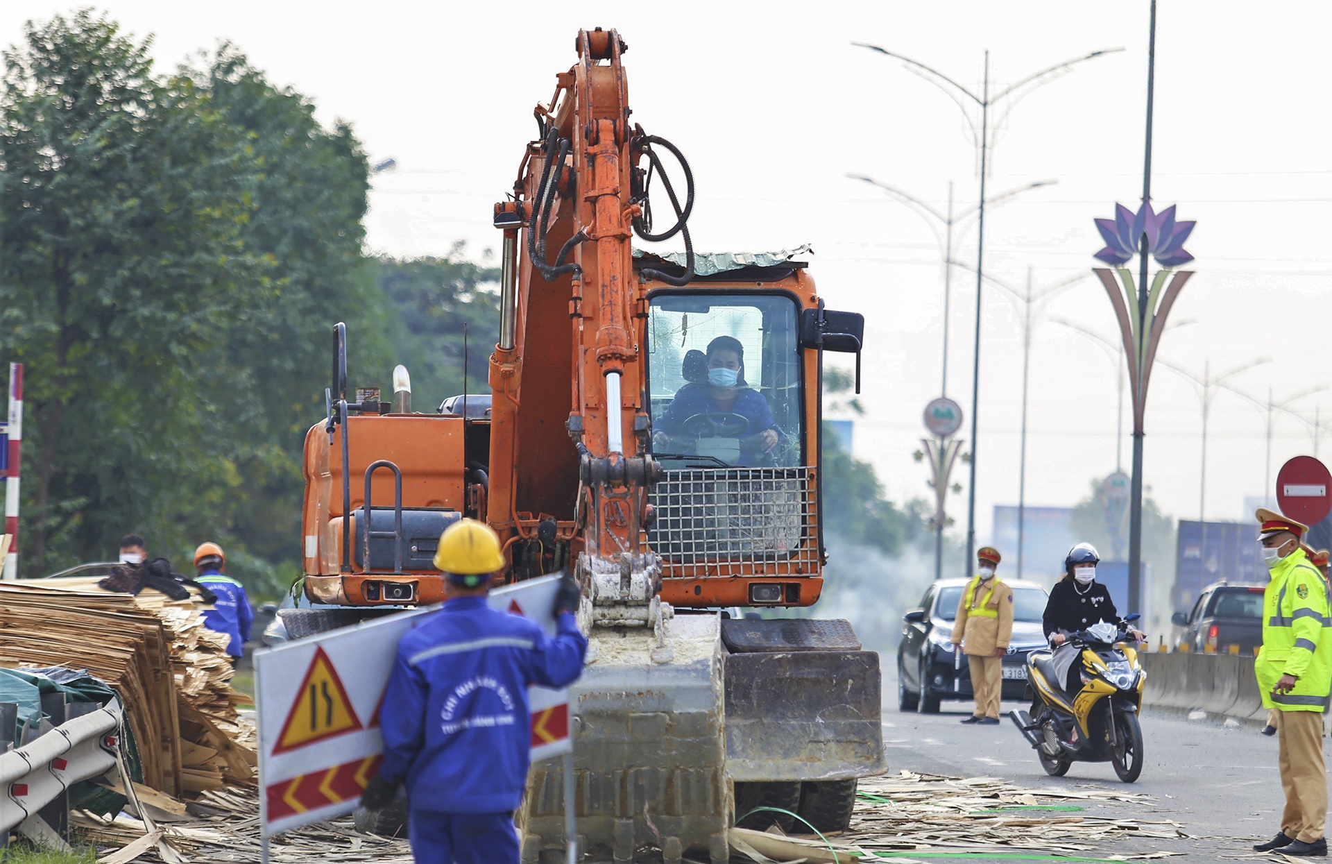quoc lo 1 un tac vi tai nan anh 9