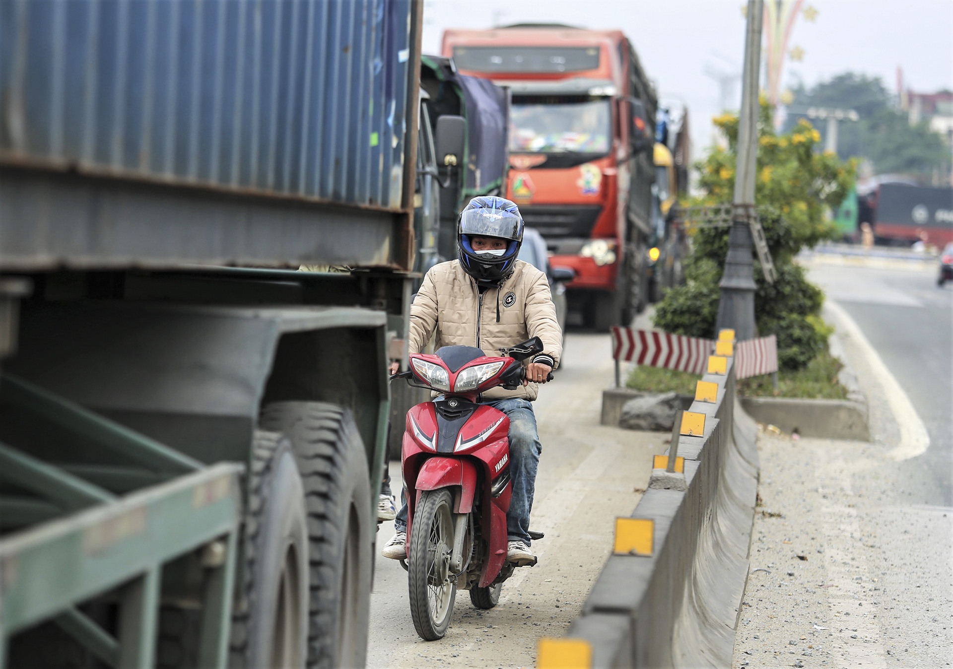 quoc lo 1 un tac vi tai nan anh 6