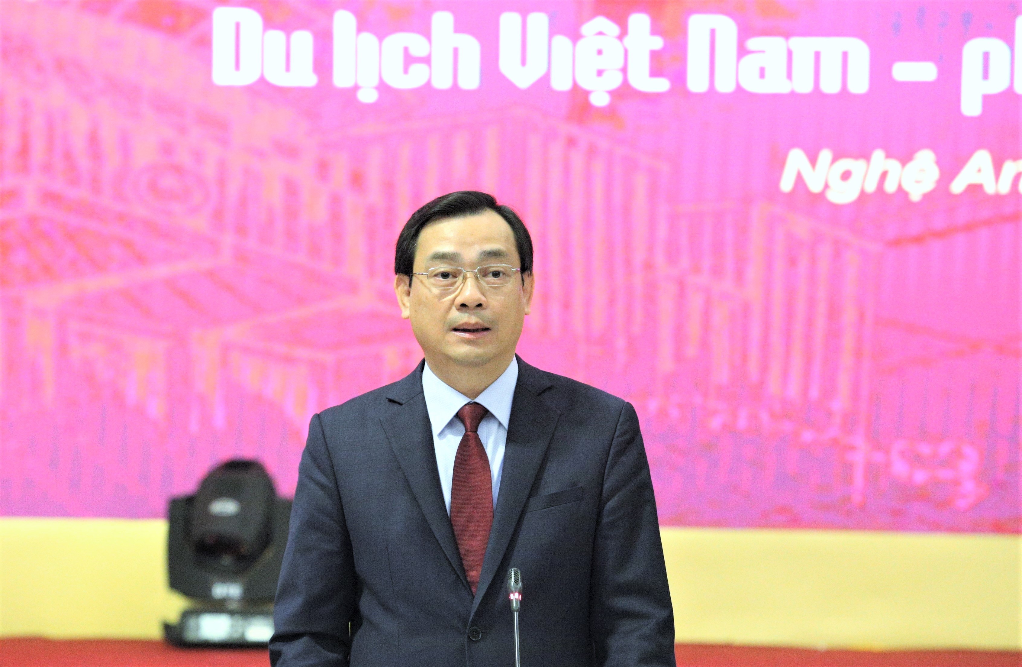 phat trien du lich anh 1