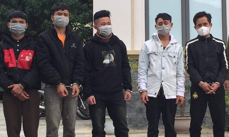 đánh công an ở khu cách ly ảnh 1 danh cong an o khu cach ly anh 1