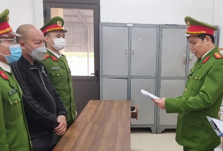 Bi bat vi lap cong ty ‘ma’ de tron thue hinh anh