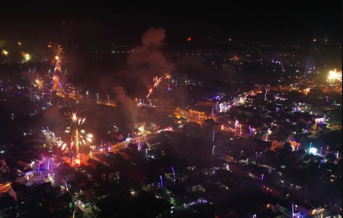 phao lau dem giao thua anh 3