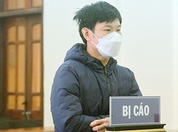 Linh 2 nam tu vi giu ho xac ho 160 kg trong tu cap dong hinh anh