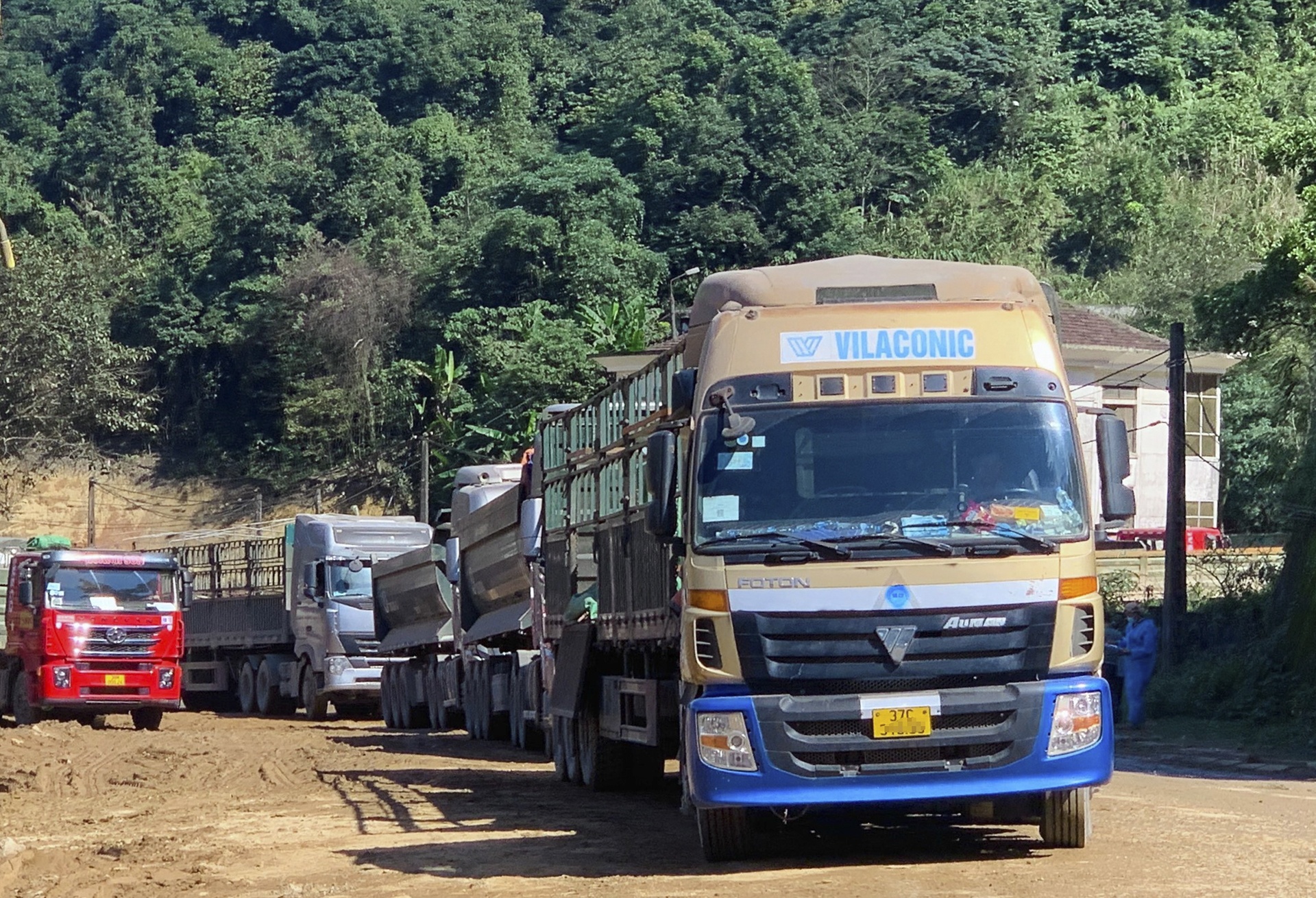 quoc lo 8 nhech nhac anh 1