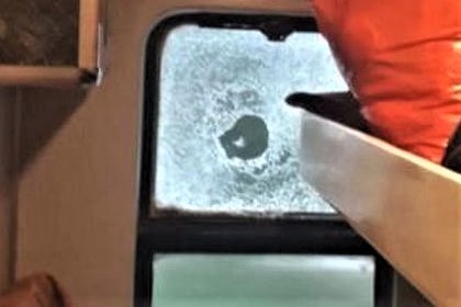 Nhom hoc sinh nem da lam vo kinh tau SE7 hinh anh