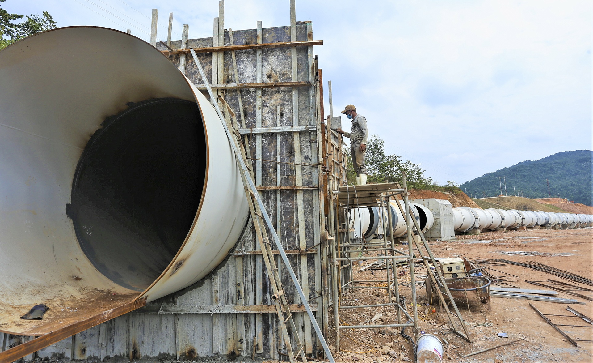 ho thuy loi nghin ty anh 10