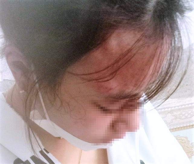 Nu sinh bi chu quan tap hoa hanh hung hinh anh