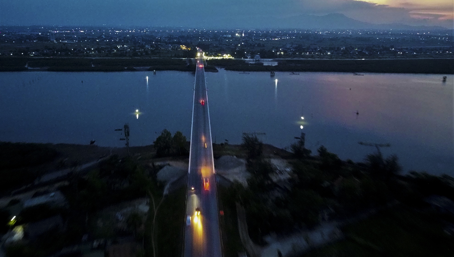 cau tram ty khong co den chieu sang anh 10