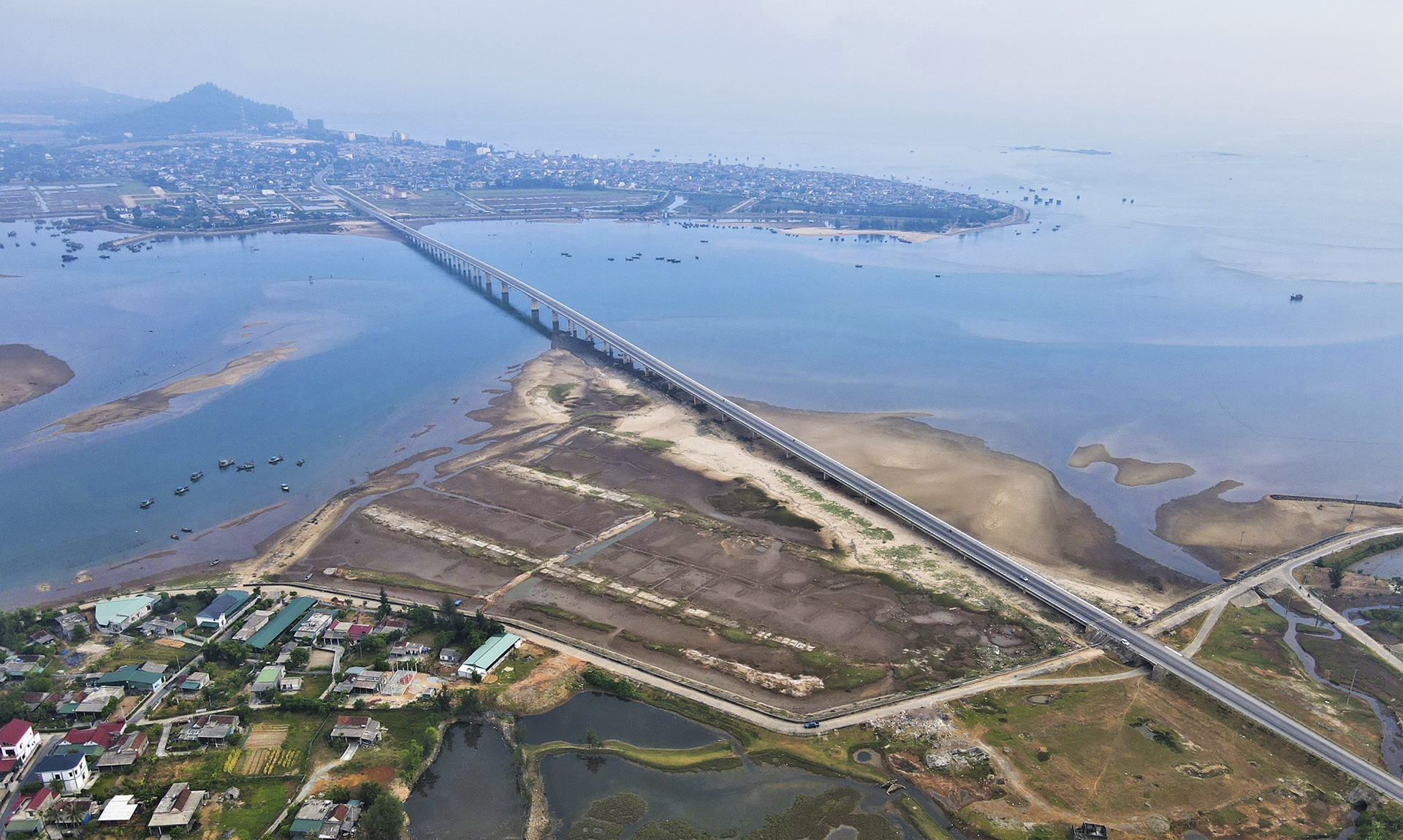 cau tram ty khong co den chieu sang anh 1