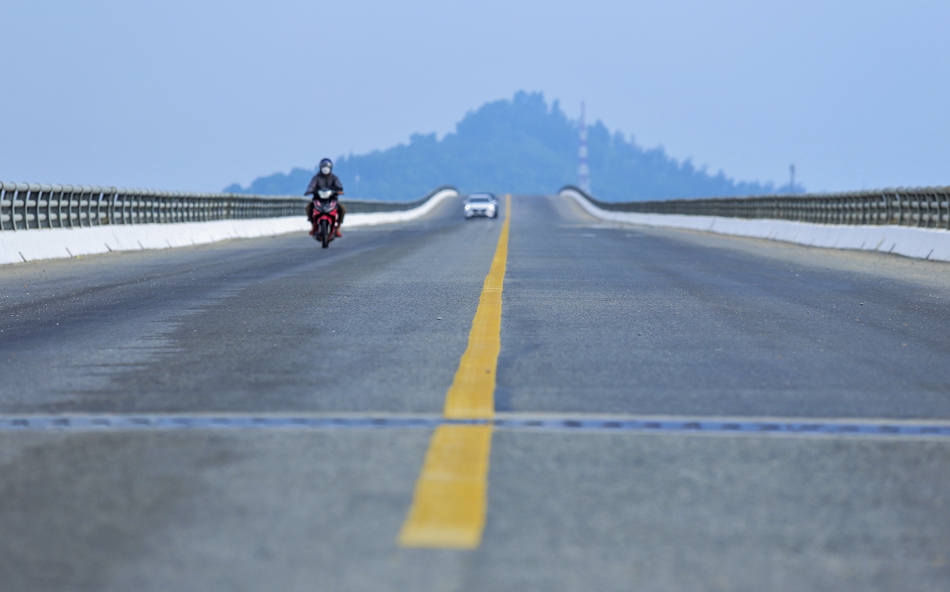 cau tram ty khong co den chieu sang anh 2