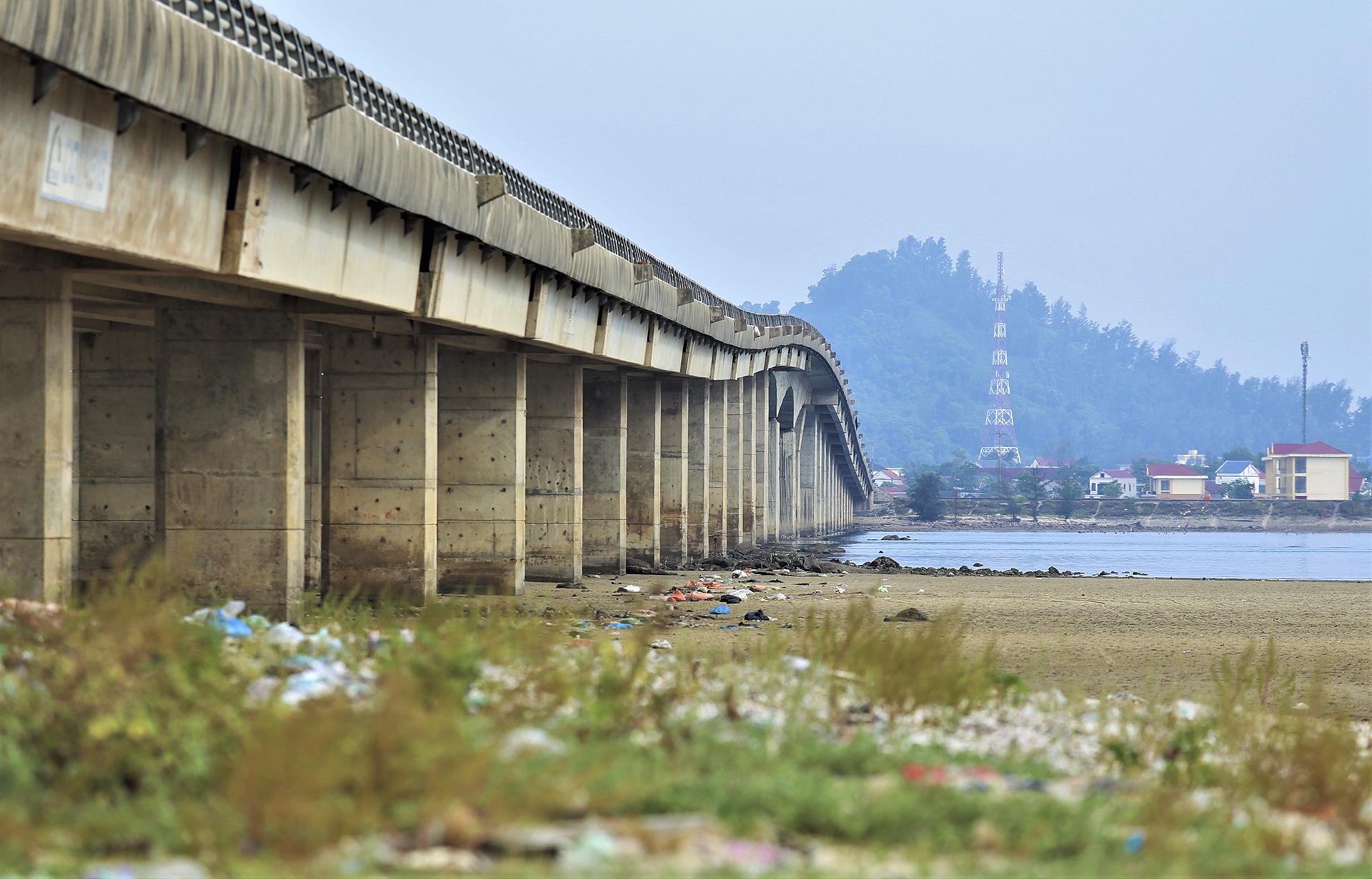 cau tram ty khong co den chieu sang anh 3