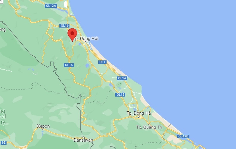 3 hoc sinh  duoi duoi song anh 2