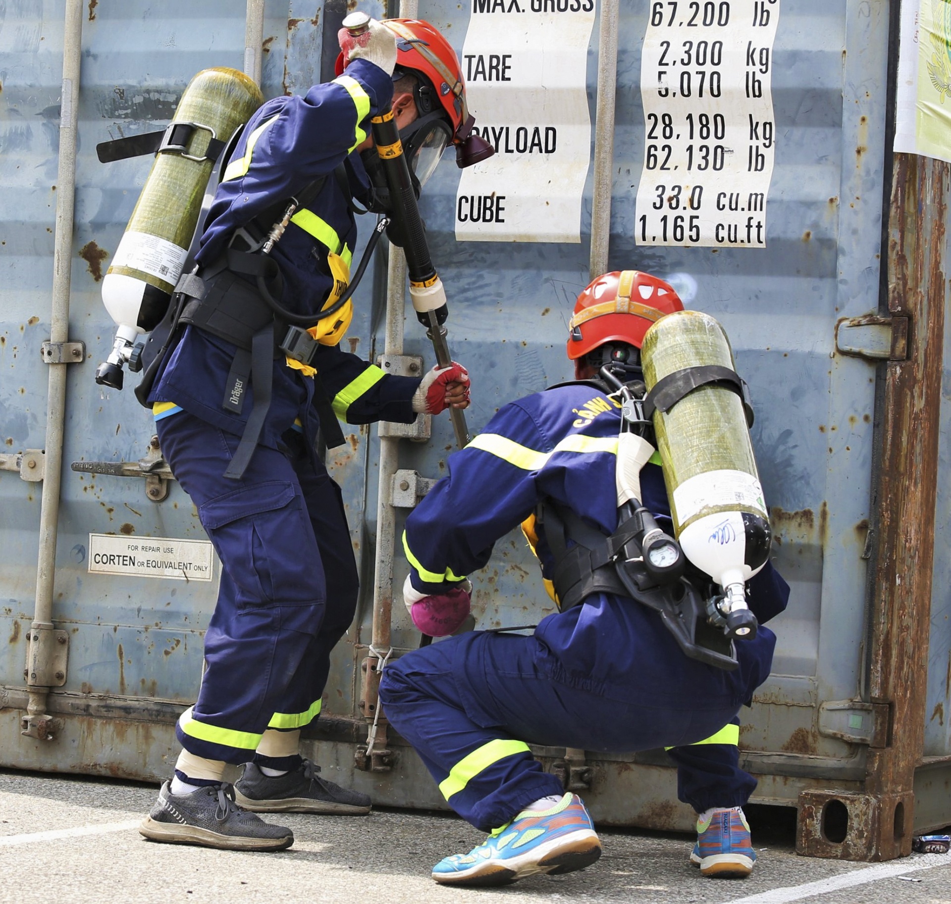 canh sat cuu nan,  cuu ho anh 9