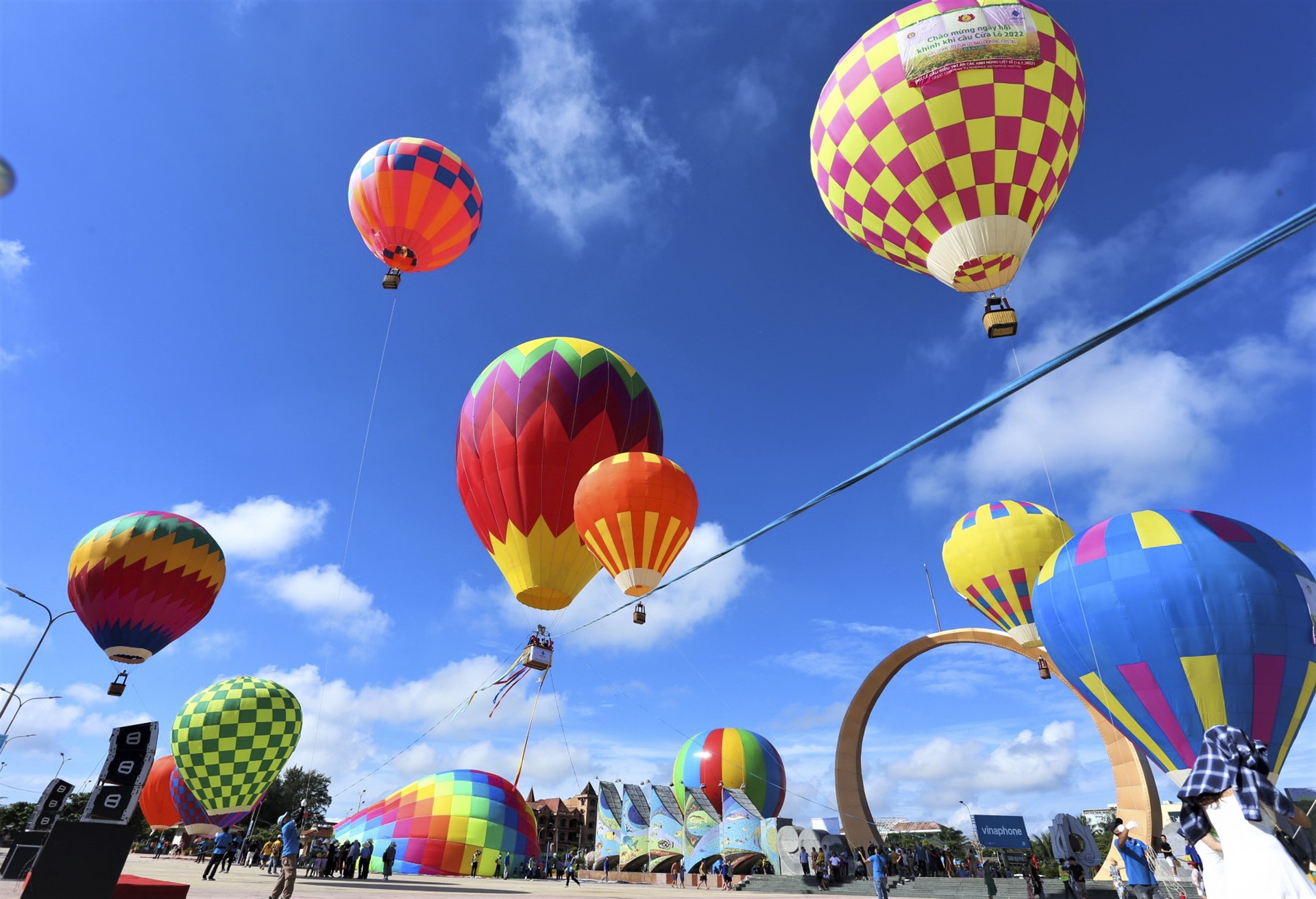 ngam khinh khi cau o bien Cua Lo anh 2