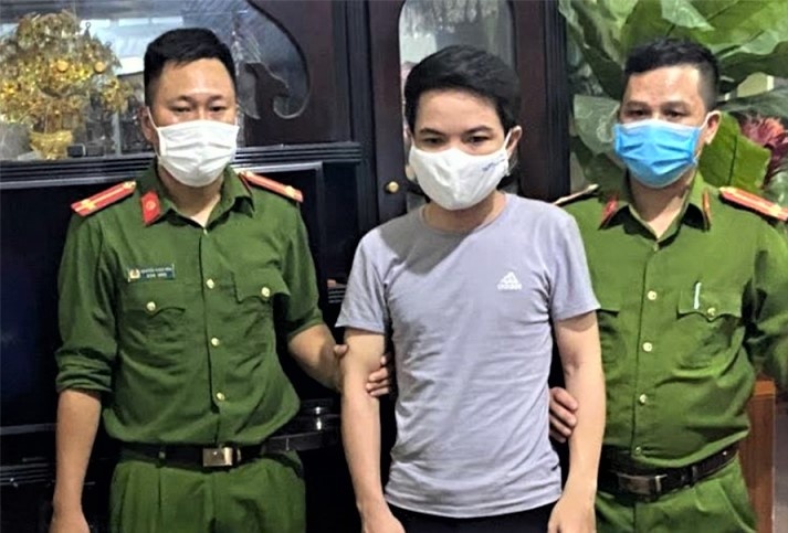 Co dat chiem doat hang ty dong tien coc cua khach hinh anh