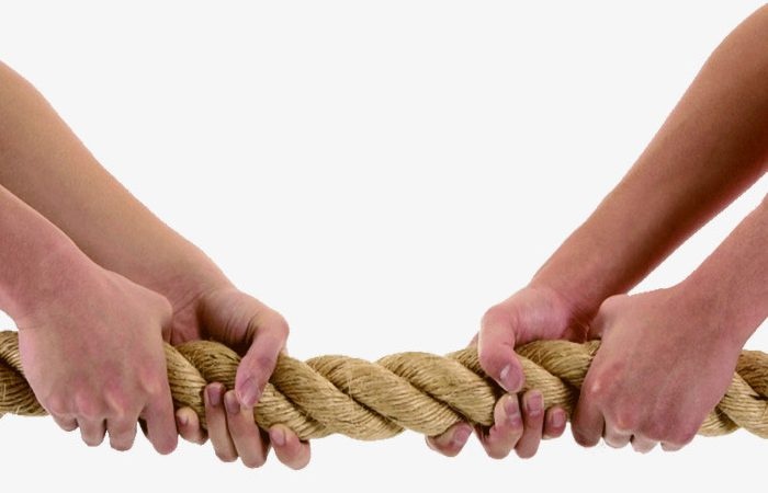 Nguoi dan ong tu vong sau cuoc thi keo co hinh anh