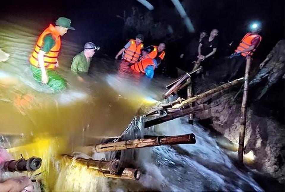 Vo de o Nghe An, 300 nguoi va suot dem hinh anh