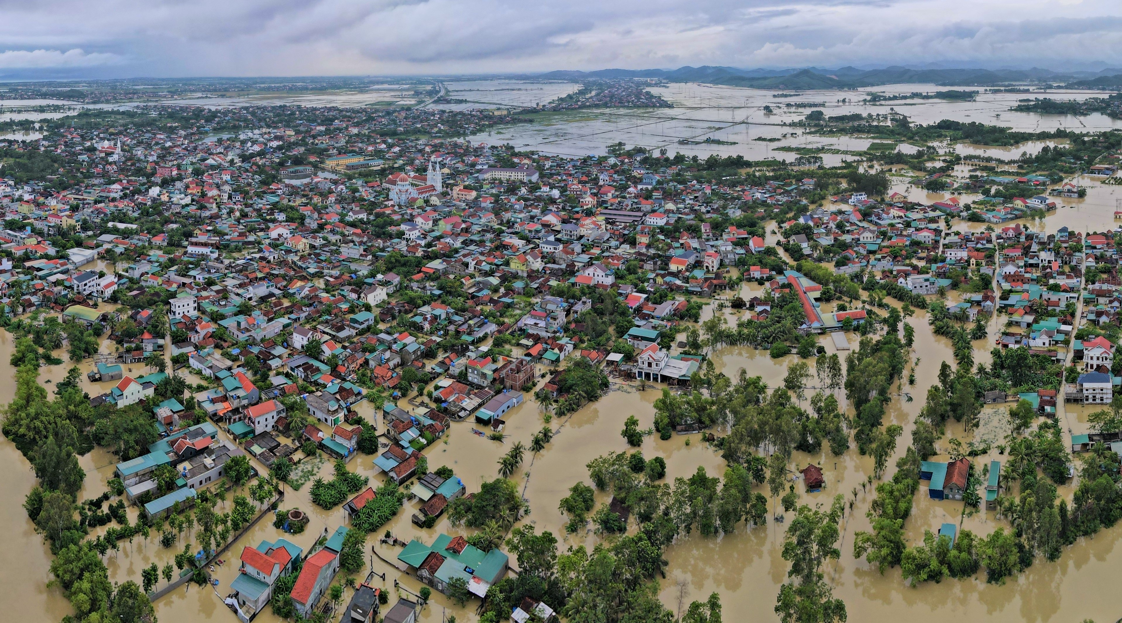 Mua lu o Nghe An khien 7 nguoi chet, gan 17.400 nha dan bi ngap hinh anh