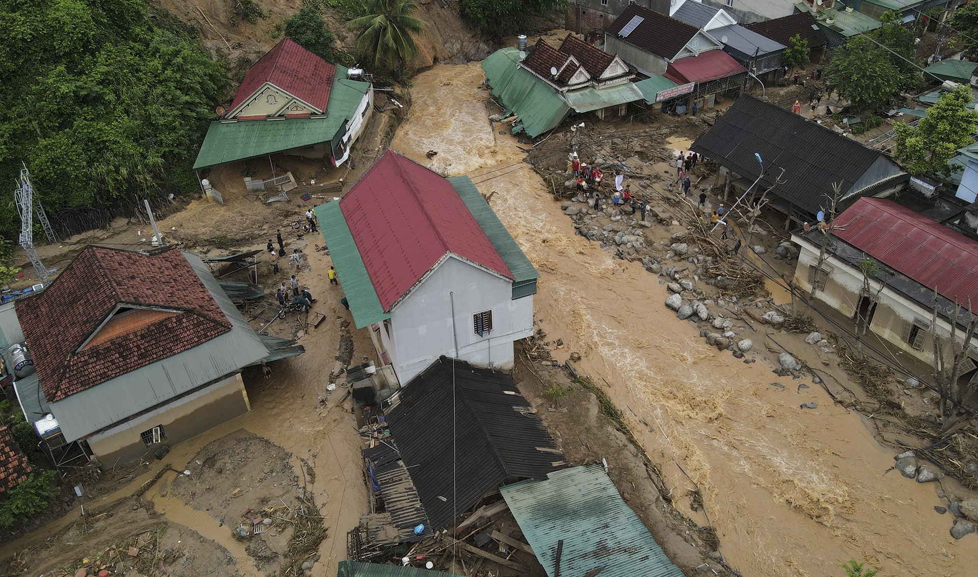 lu quet Nghe An anh 1