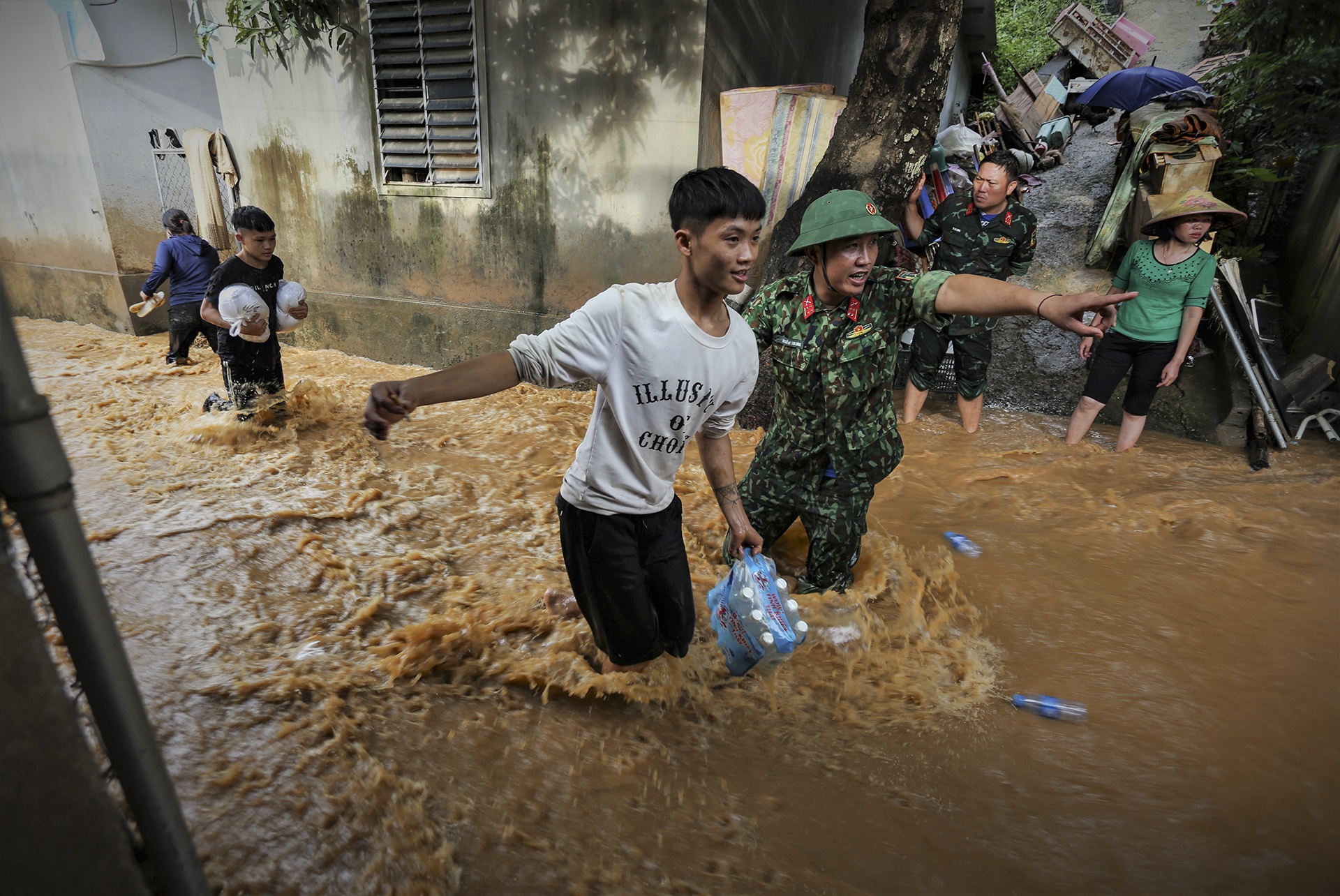 lu quet Nghe An anh 7