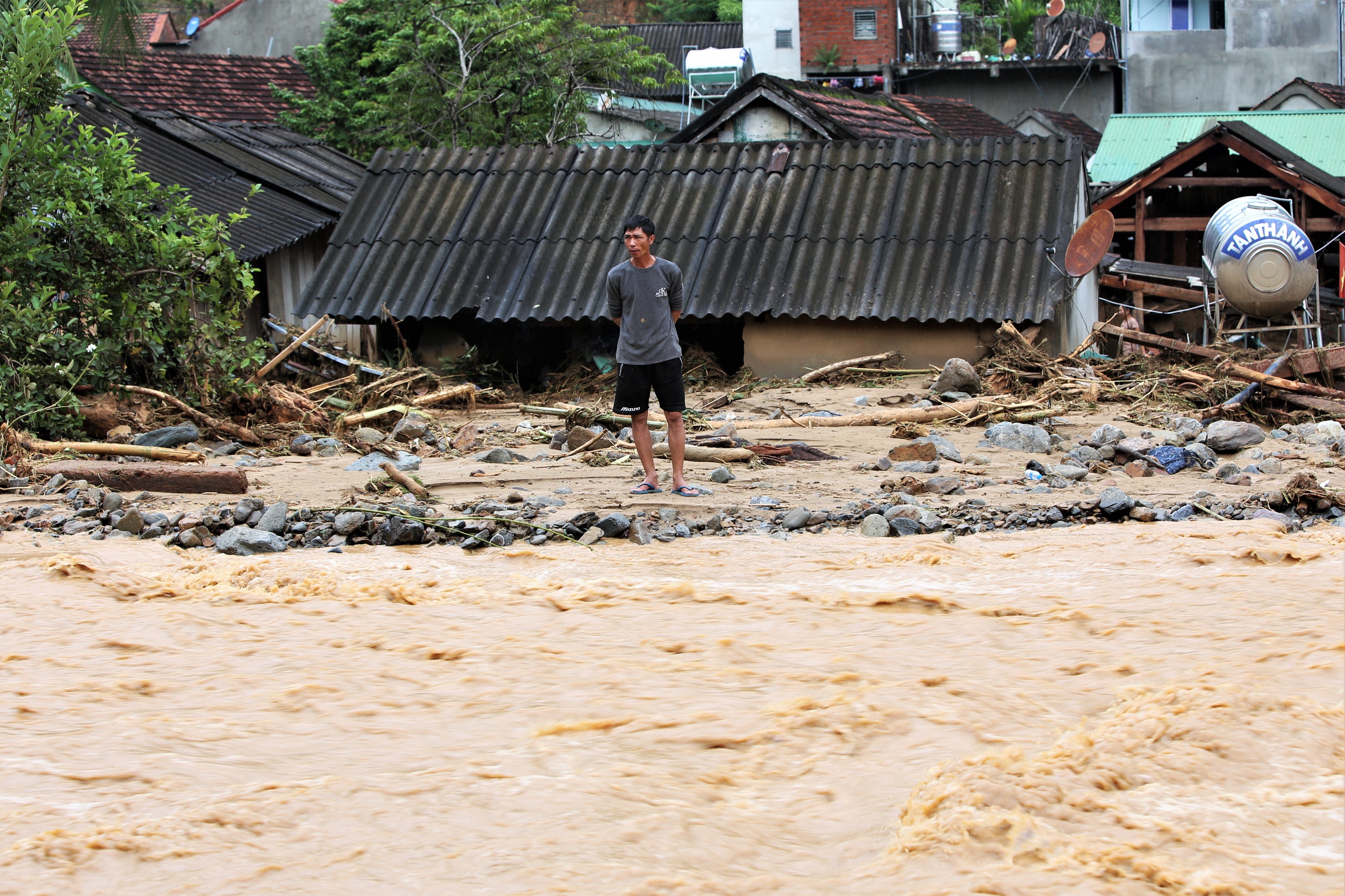 lu quet Nghe An anh 1