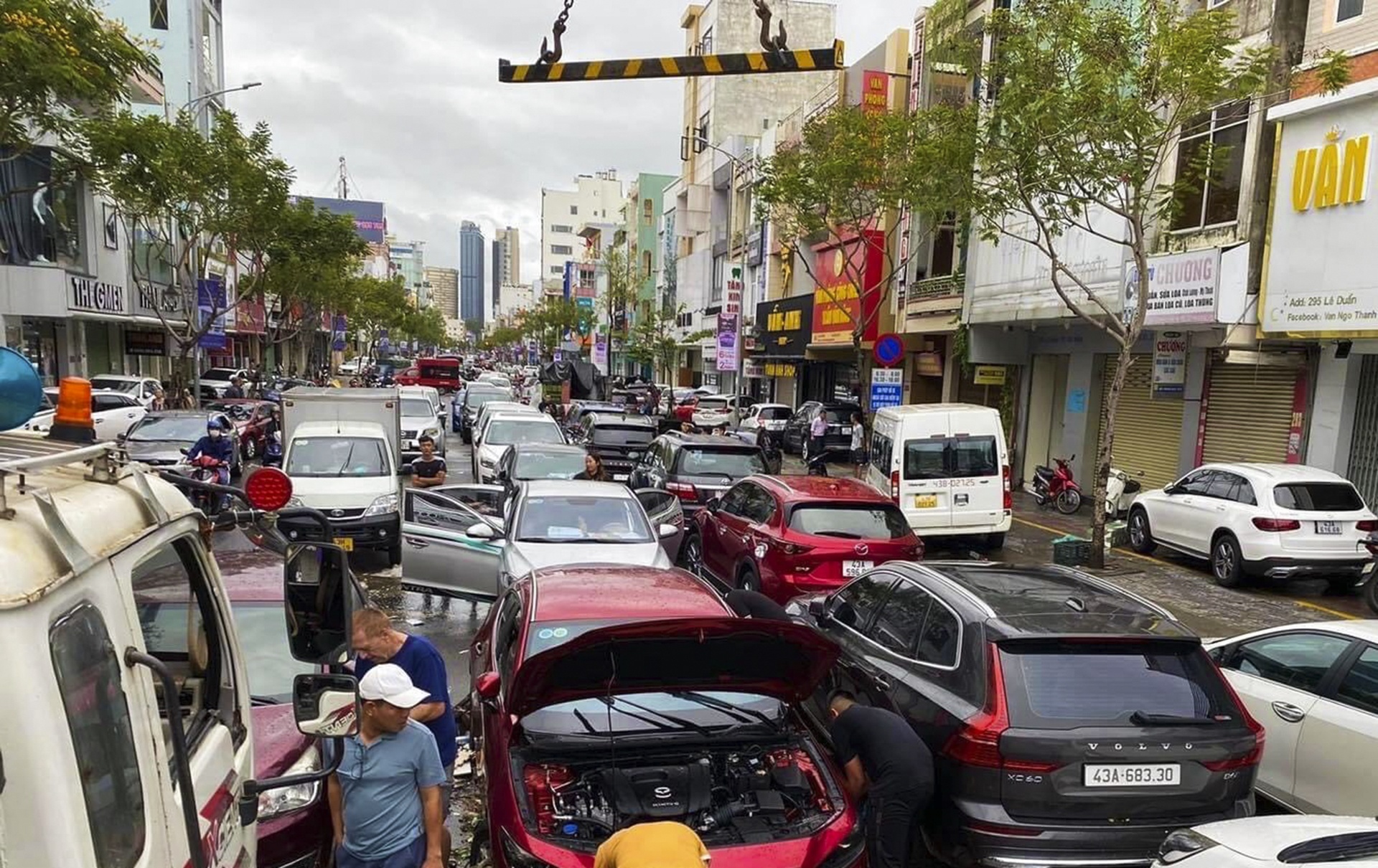 Da Nang ngap lut anh 3