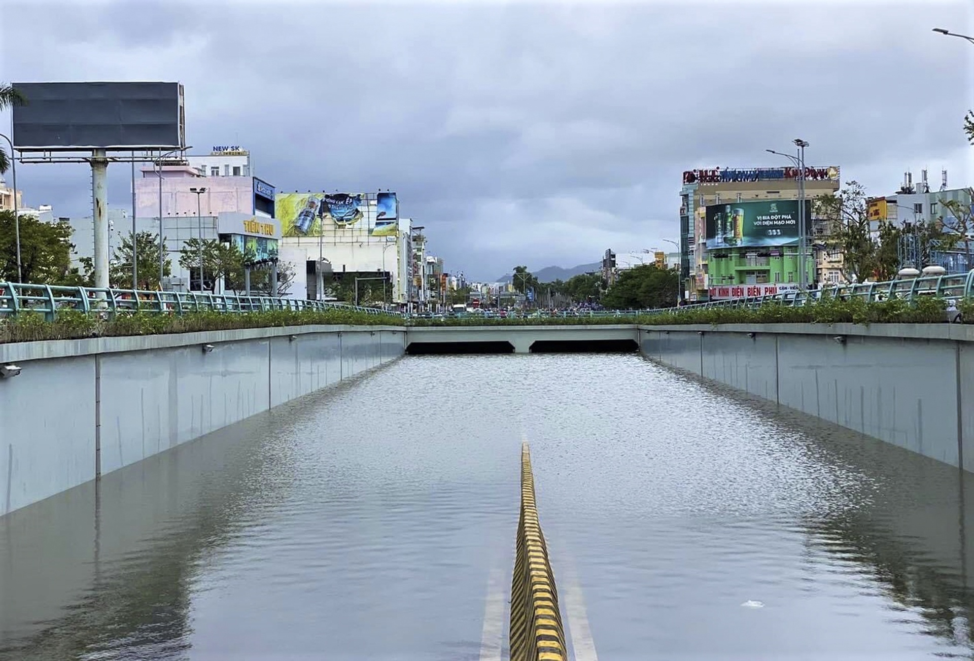 Da Nang ngap lut anh 10