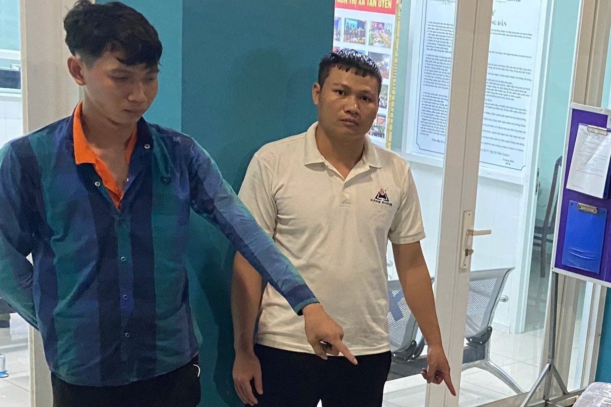 Trom tai san cua cong ty, nam thanh nien bi bat giu hinh anh