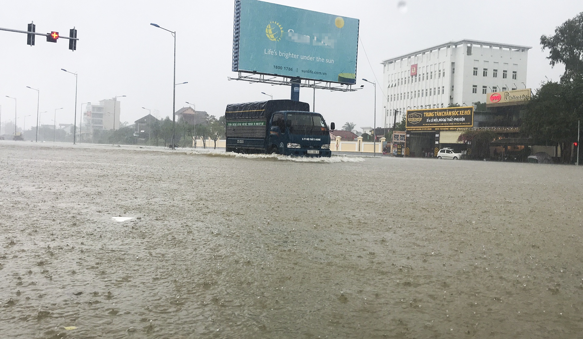 mua ngap duong pho anh 1