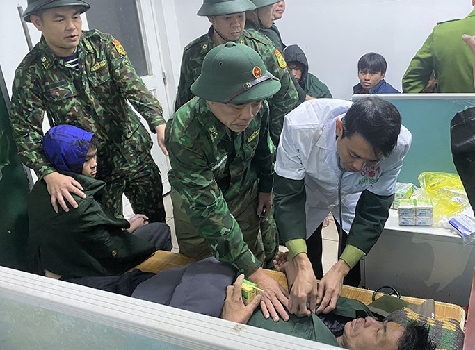 tau chim tren bien anh 1