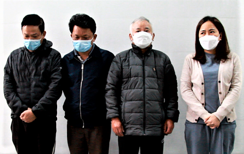 Danh tinh nguoi dua hoi lo cho 3 can bo hai quan o Nghe An hinh anh