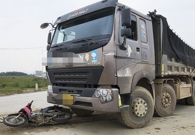 Bi tuoc bang, tai xe van lai xe gay tai nan chet nguoi hinh anh