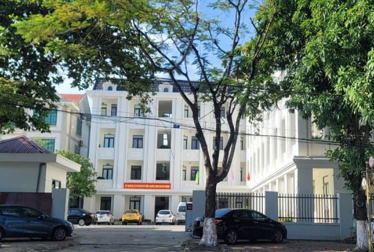 thiet bi giao duc anh 1