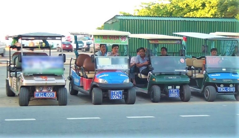 dang kiem xe dien anh 2