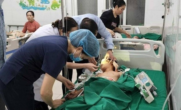 Vu no tai garage o Nghe An: Nhan chung ke ve khoi sat nghi la bom hinh anh