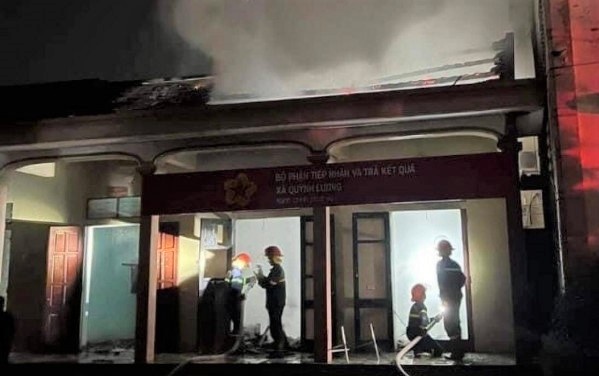 Chay tru so xa, nhieu giay to bi thieu rui hinh anh