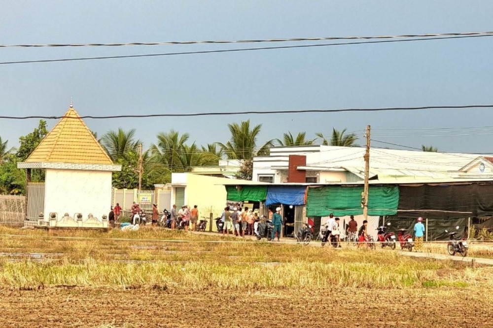 giet chu tiem tap hoa anh 1