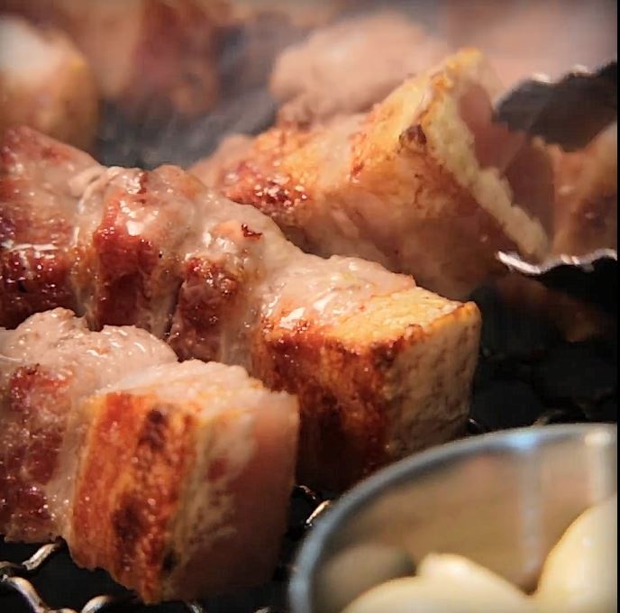 An chieu voi thit heo nuong kim chi chuan Han Quoc hinh anh