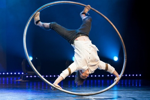 Nghe thuat lac vong 'khung' cho nhung nguoi khong so chong mat hinh anh