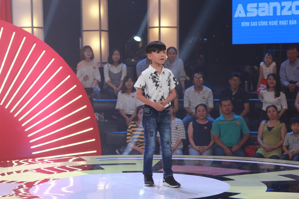 Cau be 11 tuoi doi lam ong khien Truong Giang, Tran Thanh 'sap mat' hinh anh